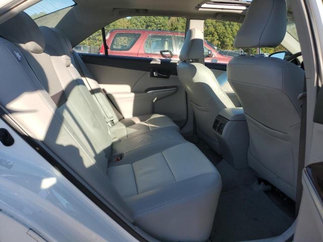 4T4BF1FK6CR215404 - 2012 TOYOTA CAMRY BASE WHITE photo 10