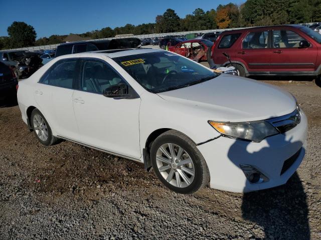 4T4BF1FK6CR215404 - 2012 TOYOTA CAMRY BASE WHITE photo 4