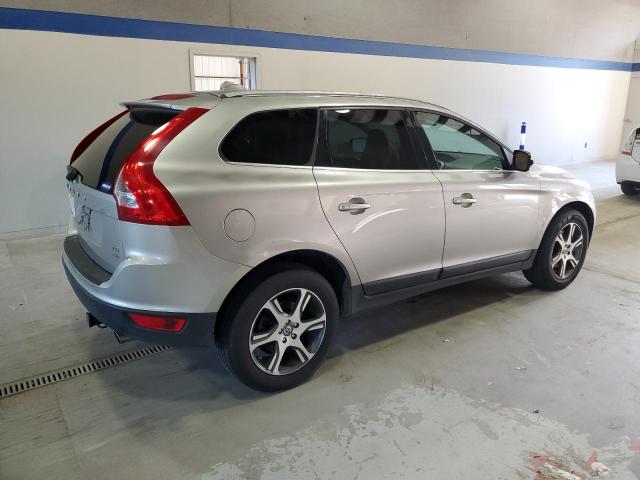 YV4902DZ5B2174193 - 2011 VOLVO XC60 T6 TAN photo 3