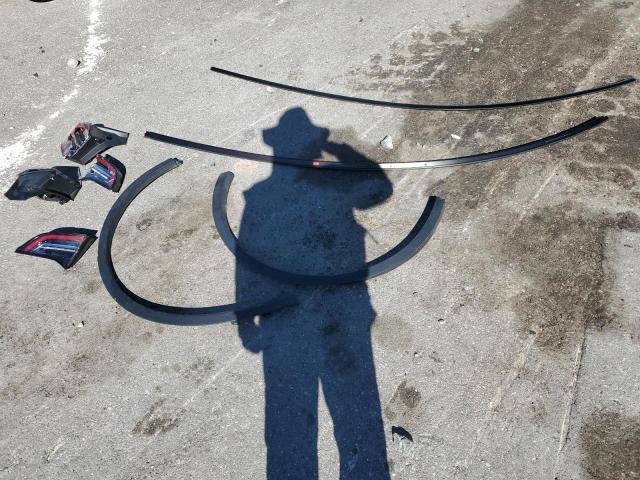 7SAYGDEE6RA265515 - 2024 TESLA MODEL Y 白色 照片 12