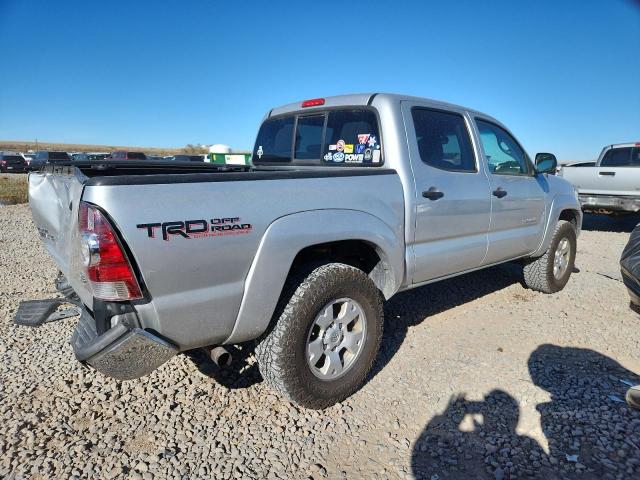 3TMLU4EN3DM128443 - 2013 TOYOTA TACOMA DOUBLE CAB SILVER photo 3