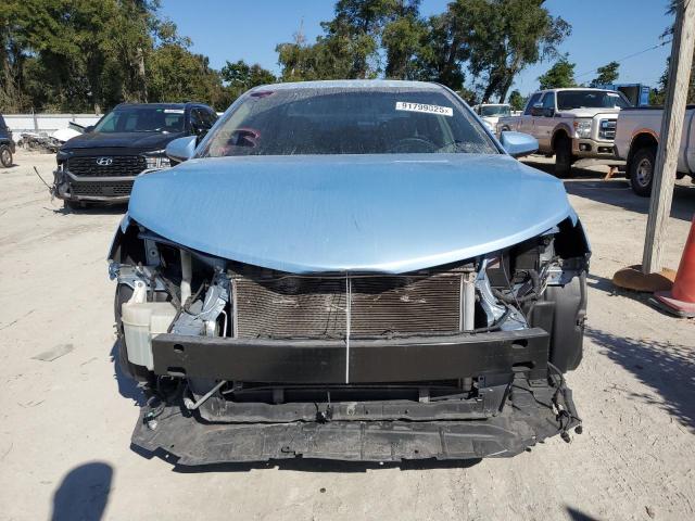 4T1BF1FK0CU501257 - 2012 TOYOTA CAMRY BASE Azul foto 5
