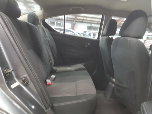 3N1CN7AP9KL852035 - 2019 NISSAN VERSA S 灰色 照片 10