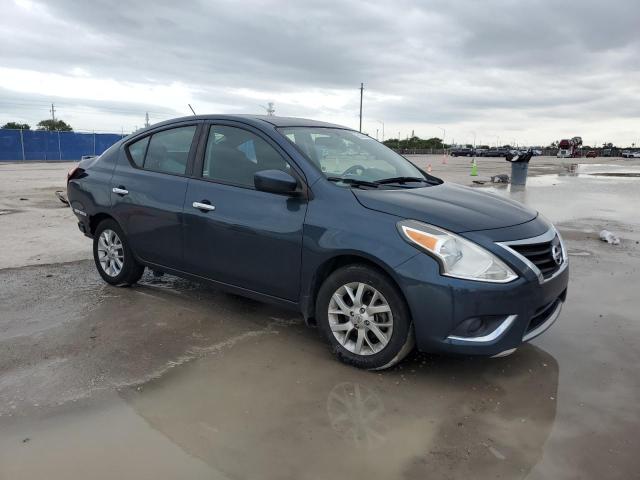 3N1CN7AP8HL890803 - 2017 NISSAN VERSA S ნაცრისფერი ფოტო 4