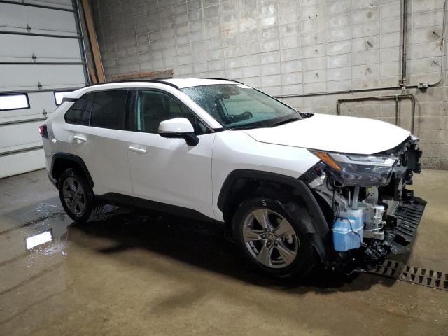 2T3P1RFV9RW453772 - 2024 TOYOTA RAV4 XLE WHITE photo 4