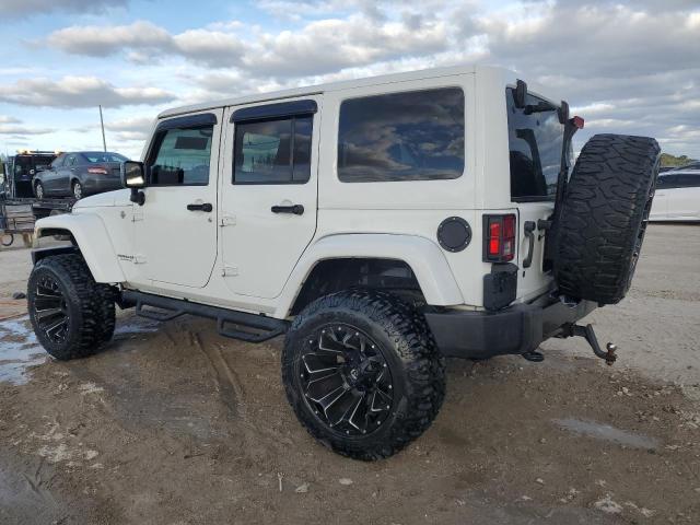 1C4HJWEG0FL677226 - 2015 JEEP WRANGLER U SAHARA WHITE photo 2