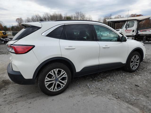 1FMCU9H61NUB14549 - 2022 FORD ESCAPE SEL WHITE photo 3