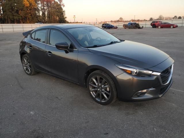 3MZBN1W3XJM272620 - 2018 MAZDA 3 GRAND TOURING ნაცრისფერი ფოტო 4