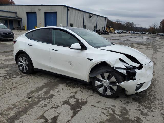 5YJYGAEE2MF194160 - 2021 TESLA MODEL Y WHITE photo 4