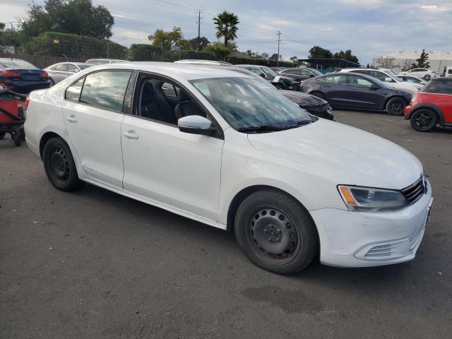 3VWD17AJ7EM284422 - 2014 VOLKSWAGEN JETTA SE WHITE photo 4