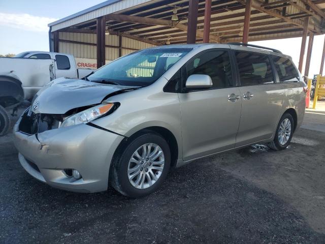 2015 TOYOTA SIENNA XLE, 