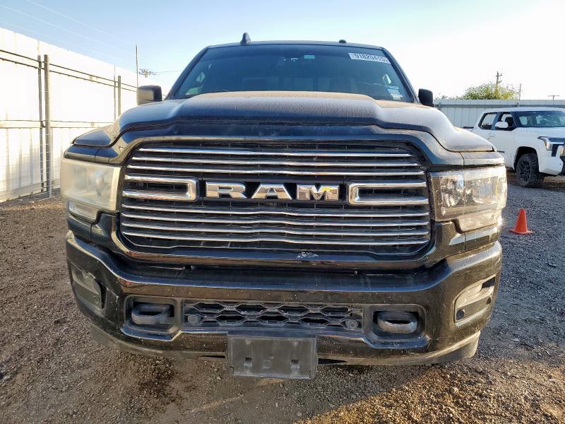 3C6UR5FL3MG658281 - 2021 RAM 2500 LARAMIE შავი ფოტო 5