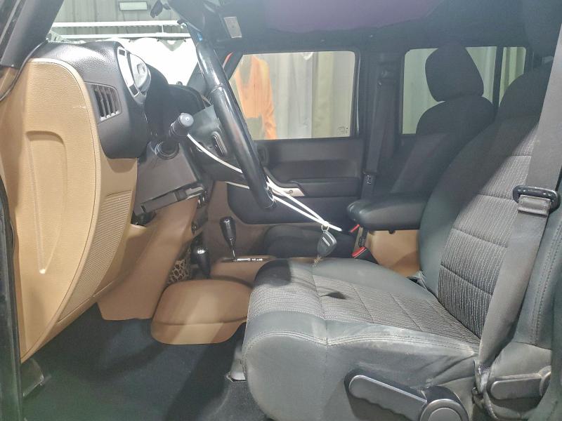 1C4BJWEG4CL120370 - 2012 JEEP WRANGLER U SAHARA BLACK photo 7