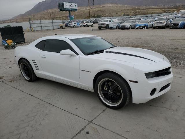 2G1FE1EDXB9160322 - 2011 CHEVROLET CAMARO LS WHITE photo 4