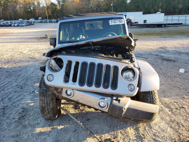 1C4BJWEG1HL733277 - 2017 JEEP WRANGLER U SAHARA GRAY photo 5