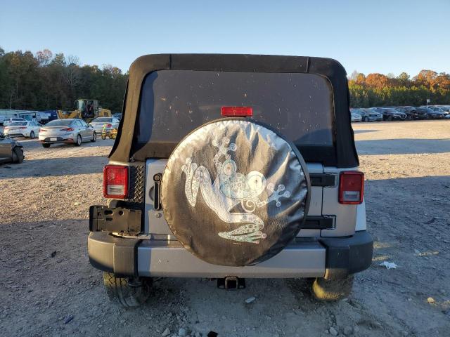 1C4BJWEG1HL733277 - 2017 JEEP WRANGLER U SAHARA GRAY photo 6