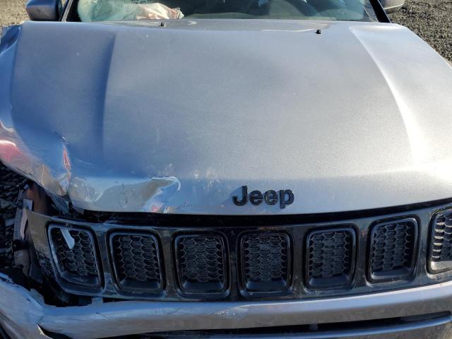 3C4NJDBB2JT401806 - 2018 JEEP COMPASS LATITUDE Gri fotoğraf 12