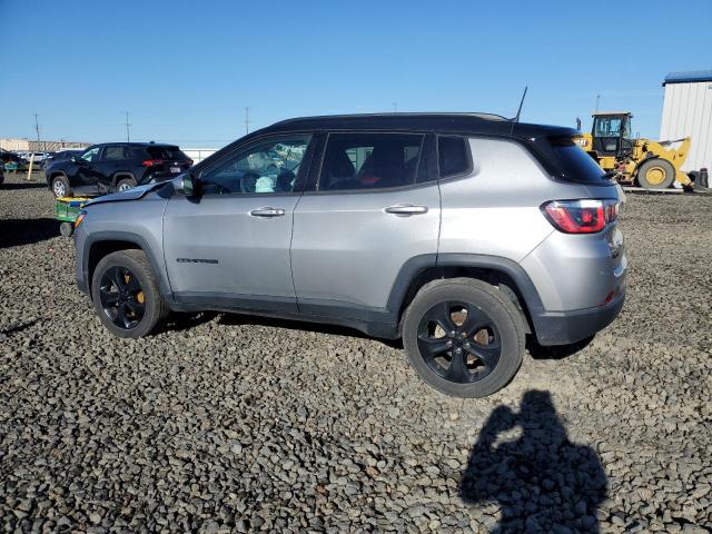 3C4NJDBB2JT401806 - 2018 JEEP COMPASS LATITUDE Gri fotoğraf 2