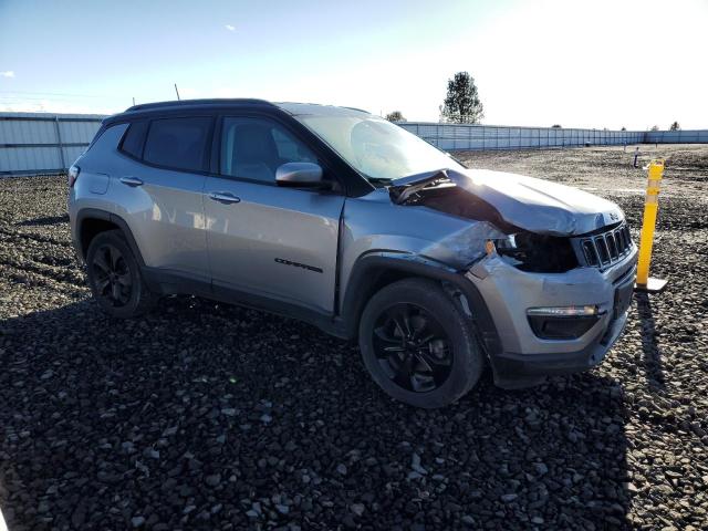 3C4NJDBB2JT401806 - 2018 JEEP COMPASS LATITUDE Gri fotoğraf 4