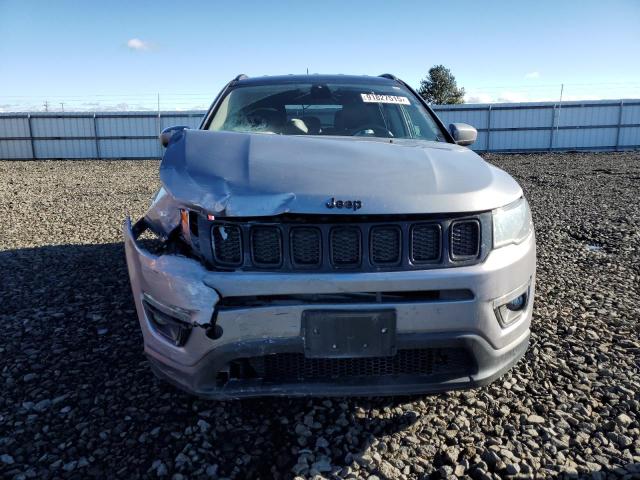 3C4NJDBB2JT401806 - 2018 JEEP COMPASS LATITUDE Gri fotoğraf 5