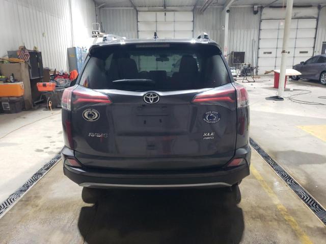2T3RFREV0HW609174 - 2017 TOYOTA RAV4 XLE ნაცრისფერი ფოტო 6