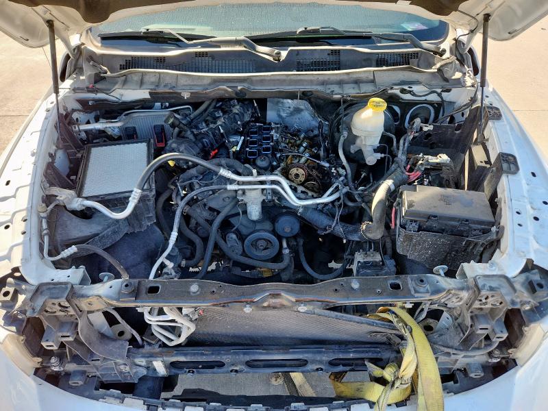 1C6RR7FGXJS170132 - 2018 RAM 1500 ST WHITE photo 11