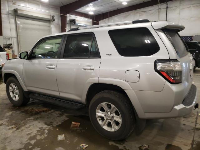 JTENU5JR9N6052392 - 2022 TOYOTA 4RUNNER SR5/SR5 PREMIUM ვერცხლისფერი ფოტო 2