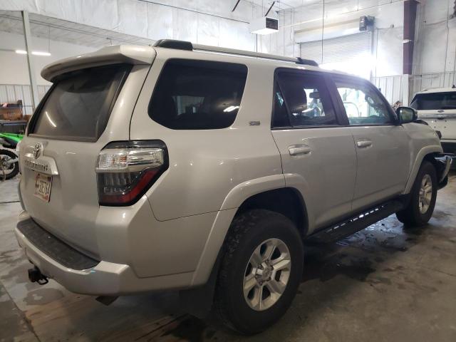 JTENU5JR9N6052392 - 2022 TOYOTA 4RUNNER SR5/SR5 PREMIUM ვერცხლისფერი ფოტო 3
