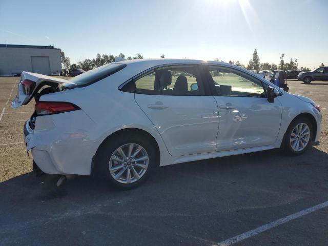 JTDBCMFE3P3007687 - 2023 TOYOTA COROLLA LE Білий фото 3