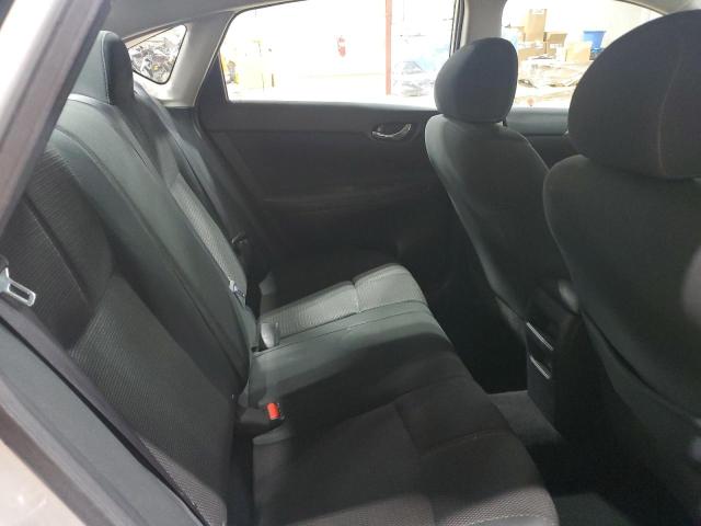 3N1AB7AP8JY340221 - 2018 NISSAN SENTRA S 灰色 照片 10