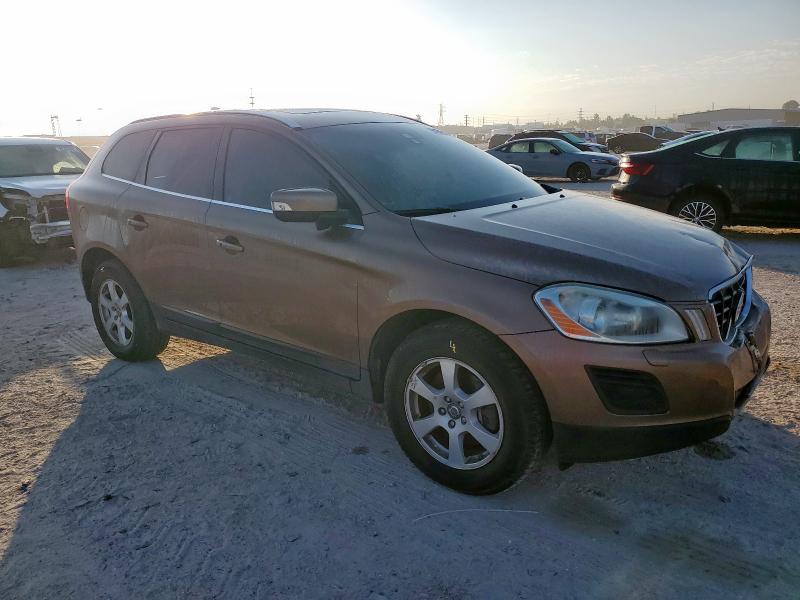 YV4952DL0B2168346 - 2011 VOLVO XC60 3.2 TAN photo 4