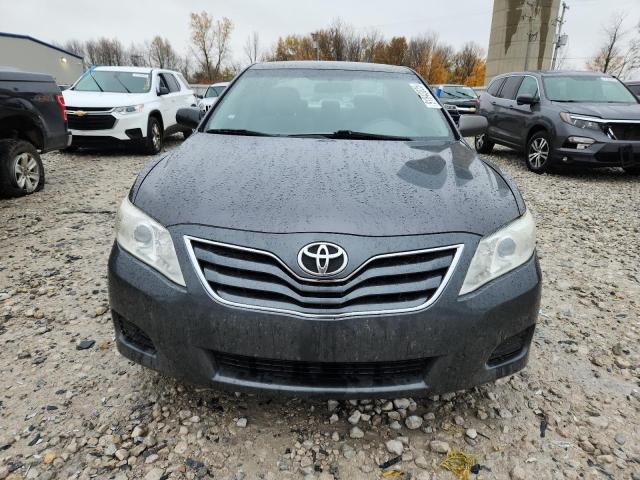 4T1BF3EK7AU003924 - 2010 TOYOTA CAMRY BASE ნაცრისფერი ფოტო 5