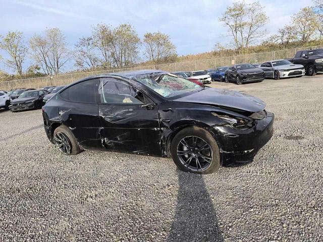 7SAYGDEE6RF197672 - 2024 TESLA MODEL Y Schwarz Foto 3