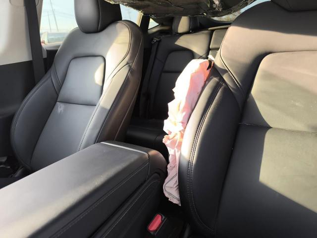 7SAYGDEE6RF197672 - 2024 TESLA MODEL Y Schwarz Foto 9