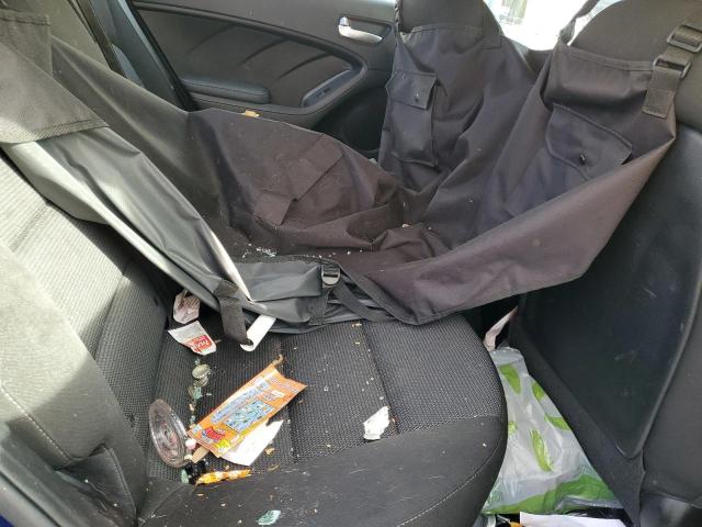 3KPFK4A73JE176508 - 2018 KIA FORTE LX BLUE photo 10