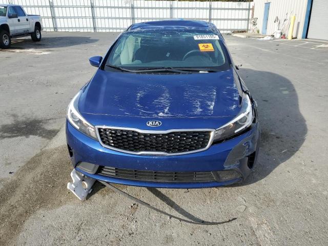 3KPFK4A73JE176508 - 2018 KIA FORTE LX BLUE photo 5