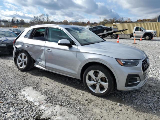 WA1BAAFY7M2007783 - 2021 AUDI Q5 PREMIUM PLUS SILVER photo 4
