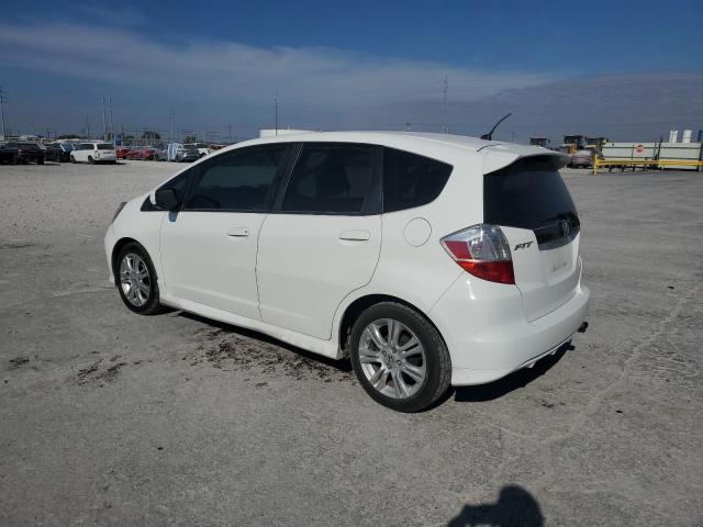 JHMGE8H51BC002452 - 2011 HONDA FIT SPORT WHITE photo 2