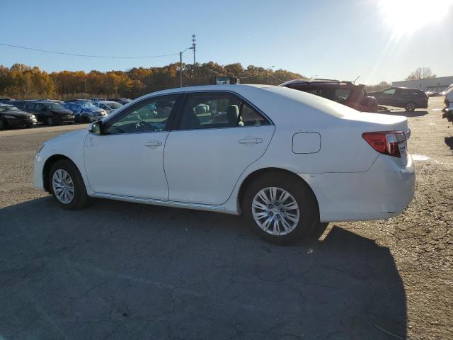 4T4BF1FK7CR272307 - 2012 TOYOTA CAMRY BASE WHITE photo 2