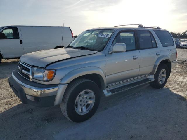 2000 TOYOTA 4RUNNER SR5, 