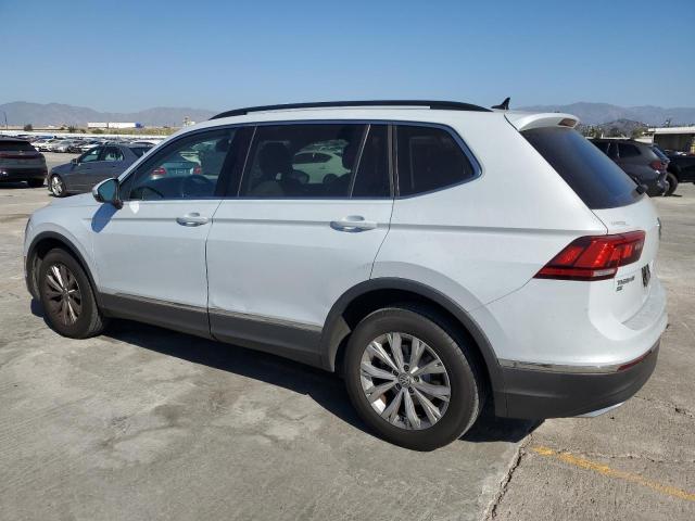 3VV3B7AXXJM066955 - 2018 VOLKSWAGEN TIGUAN SE Weiß Foto 2