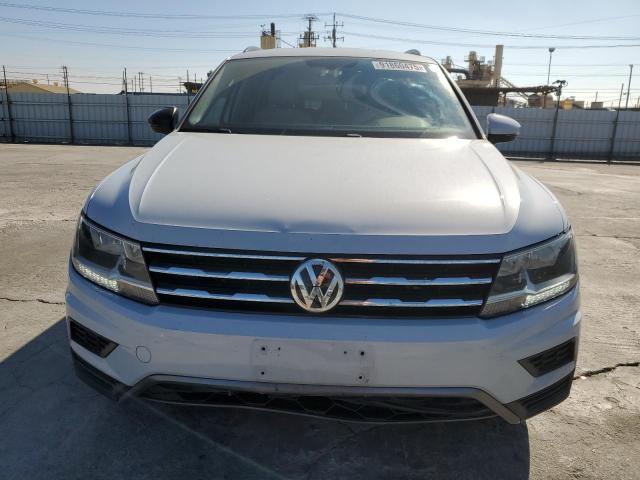 3VV3B7AXXJM066955 - 2018 VOLKSWAGEN TIGUAN SE Weiß Foto 5