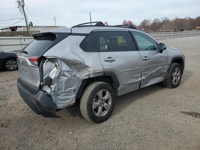 2T3P1RFV0PC334037 - 2023 TOYOTA RAV4 XLE 银色 照片 3