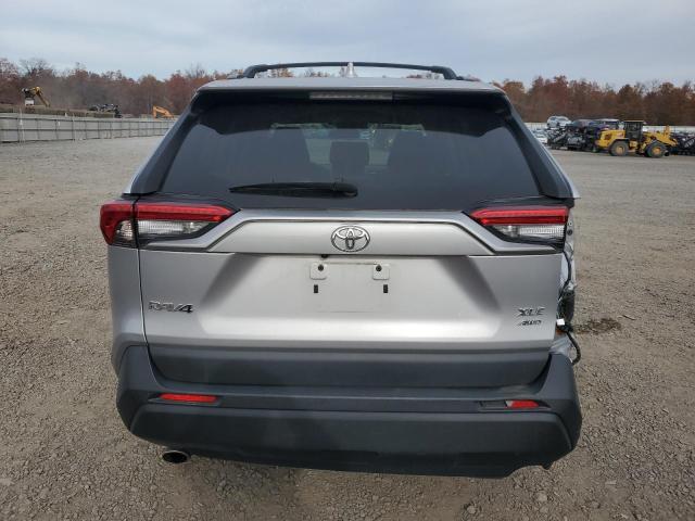 2T3P1RFV0PC334037 - 2023 TOYOTA RAV4 XLE 银色 照片 6