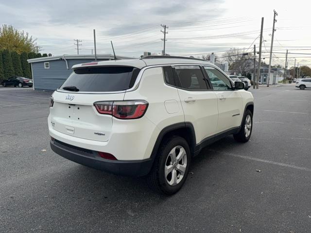 3C4NJDBBXJT103696 - 2018 JEEP COMPASS LATITUDE Білий фото 4