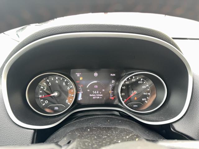 3C4NJDBBXJT103696 - 2018 JEEP COMPASS LATITUDE Білий фото 8