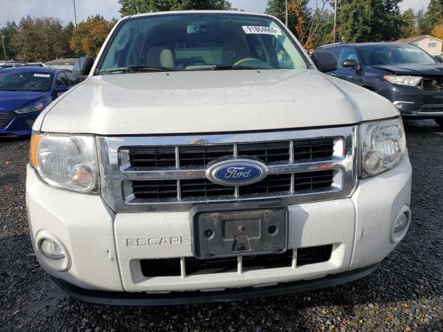 1FMCU0D73BKA28709 - 2011 FORD ESCAPE XLT WHITE photo 5