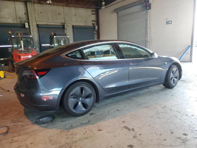 5YJ3E1EA6JF045288 - 2018 TESLA MODEL 3 ნაცრისფერი ფოტო 3