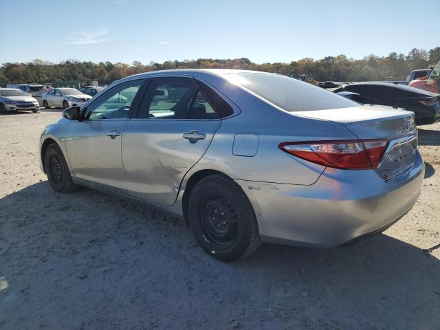 4T1BF1FKXGU526186 - 2016 TOYOTA CAMRY LE SILVER photo 2
