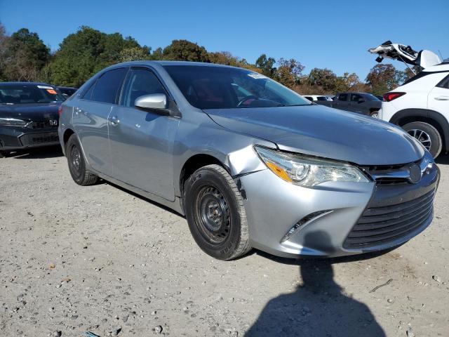 4T1BF1FKXGU526186 - 2016 TOYOTA CAMRY LE SILVER photo 4